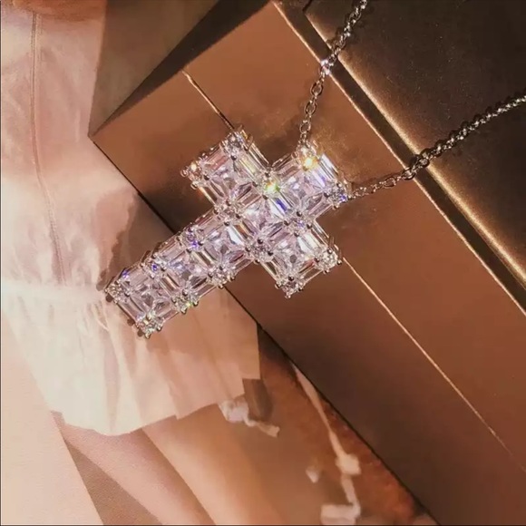 New Luxury 925 Silver Princess Cut Cross Diamond Necklace - Picture 12 of 12